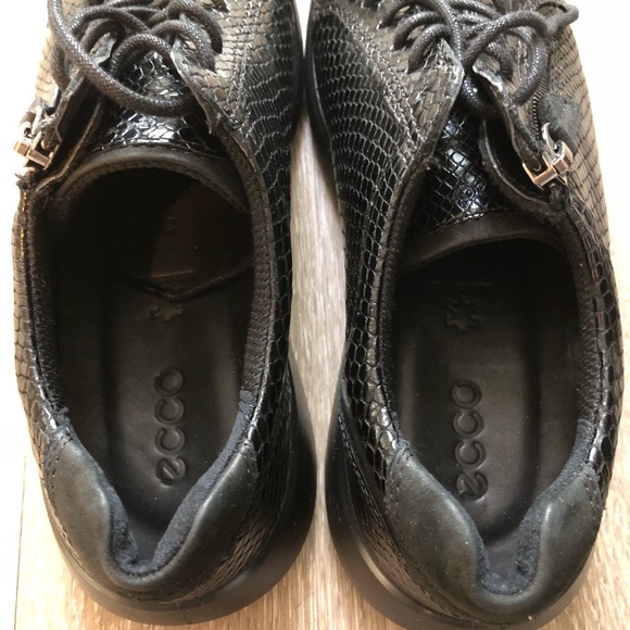 ecco soft 5 zip sneaker